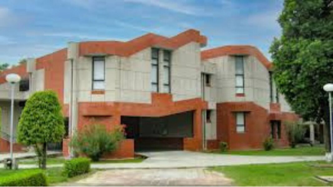 IIT-Kanpur Recruitment: Application process starts for administrative level positions, check details here | Jobs News